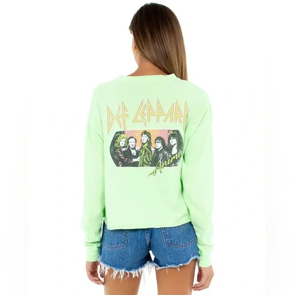 Daydreamer Def Leppard Crop Graphic Tee - Picture 2 of 7